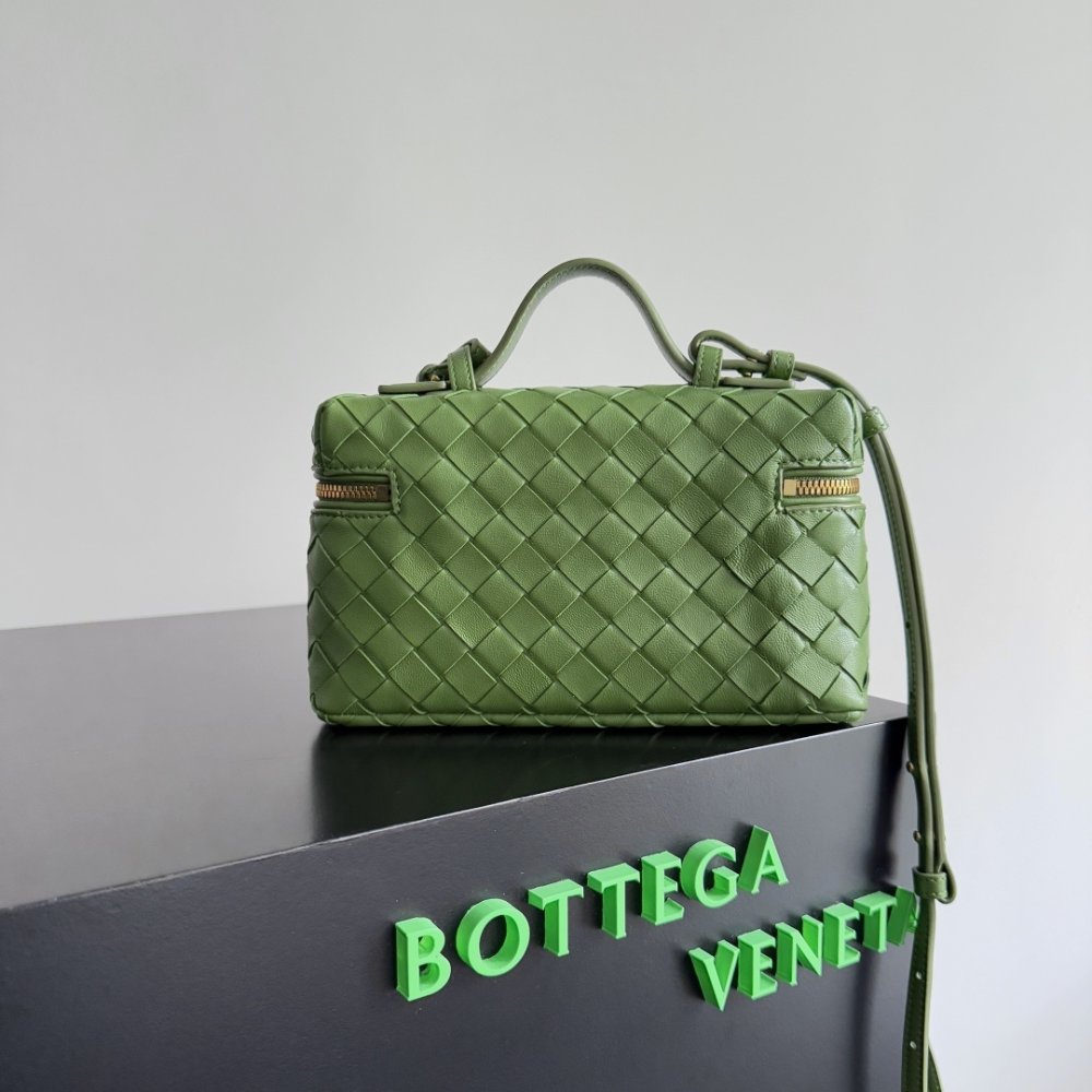 Сумка через плечо Bottega Veneta Spring кожаная 22 см фото 2
