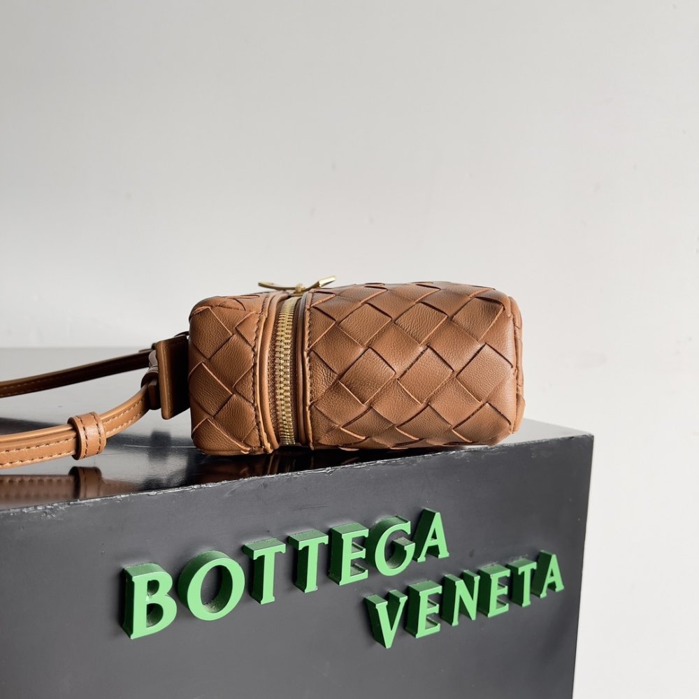 Сумка через плечо Bottega Veneta Spring кожаная 22 см фото 2