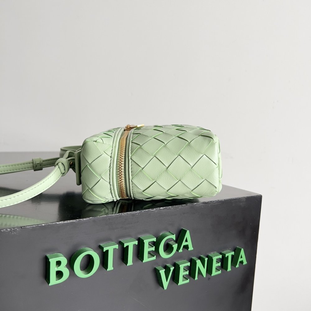 Сумка через плечо Bottega Veneta Spring кожаная 22 см фото 2
