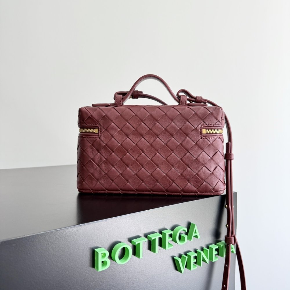 A bag across shoulder Bottega Veneta Spring leather 22 cm фото 3