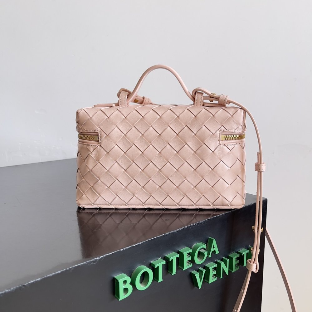 Сумка через плечо Bottega Veneta Spring кожаная 22 см фото 3