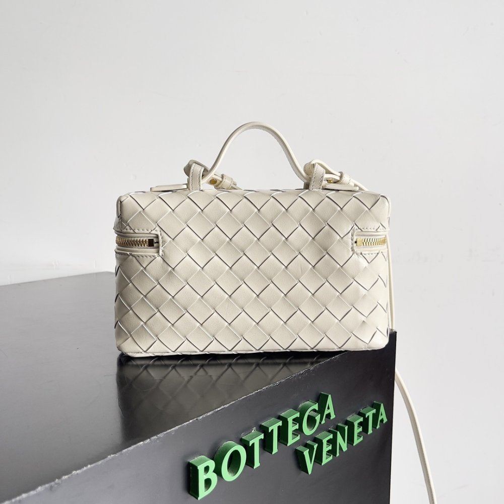 Сумка через плечо Bottega Veneta Spring кожаная 22 см фото 3