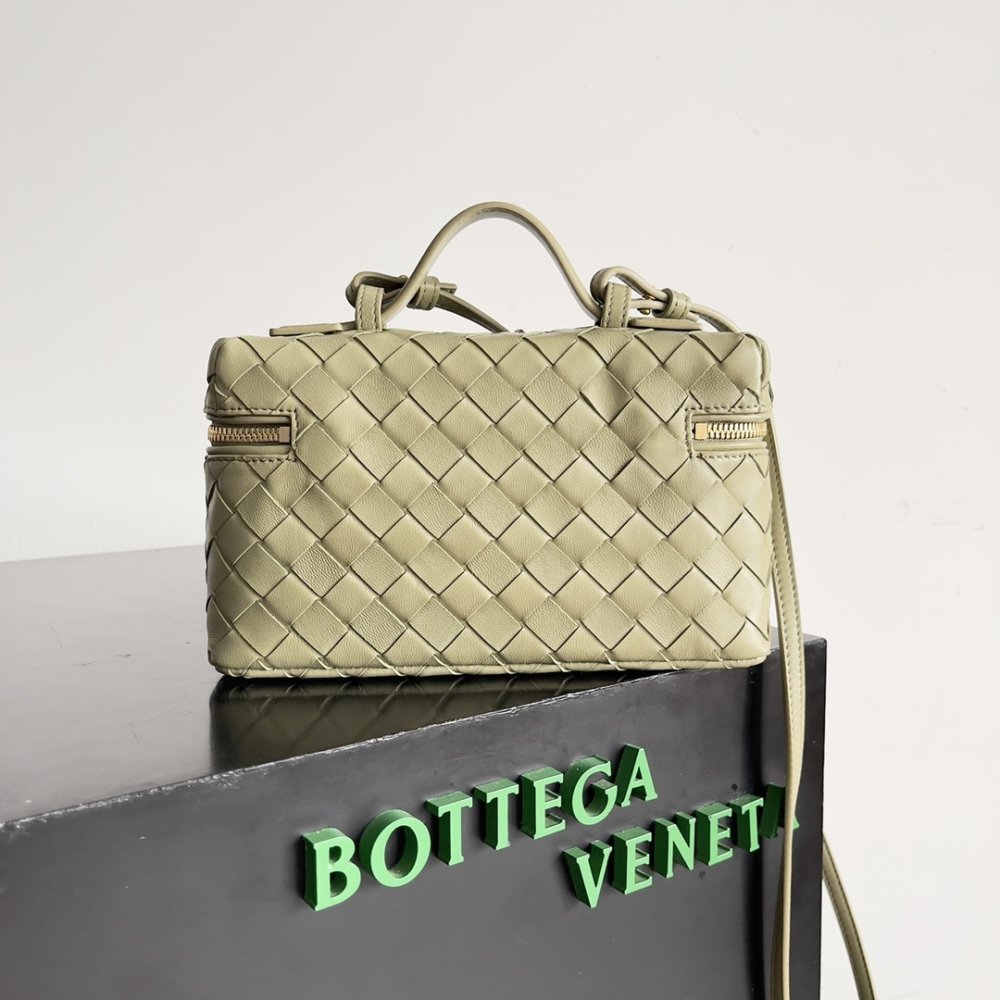 Сумка через плечо Bottega Veneta Spring кожаная 22 см фото 3