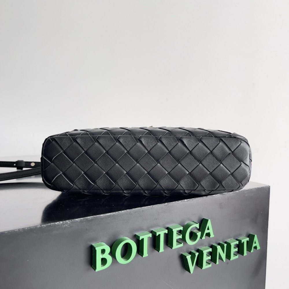 Сумка через плечо Bottega Veneta Spring кожаная 22 см фото 3
