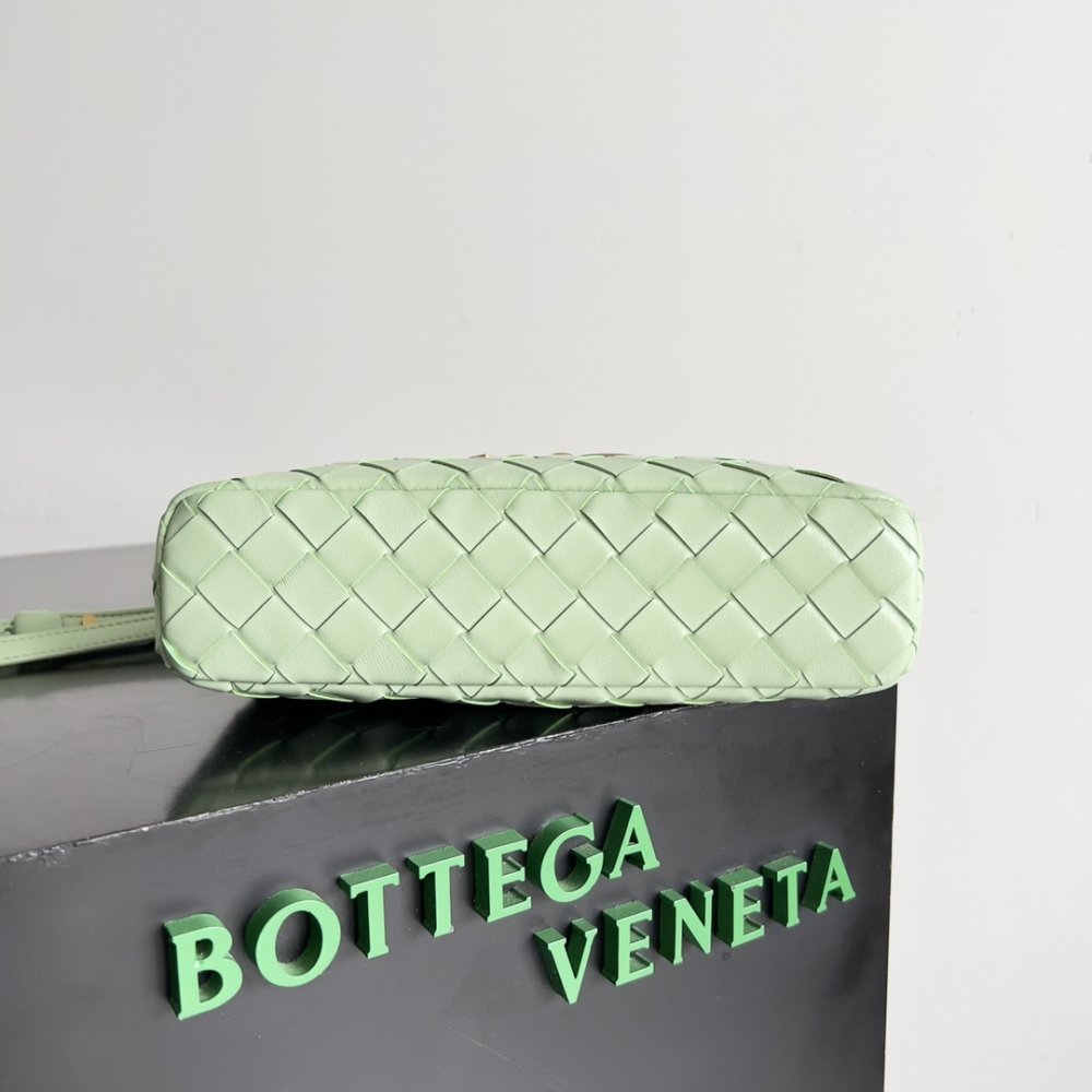 Сумка через плечо Bottega Veneta Spring кожаная 22 см фото 3