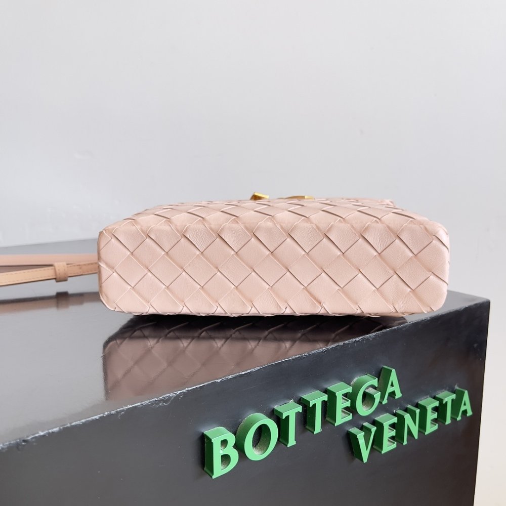 Сумка через плечо Bottega Veneta Spring кожаная 22 см фото 4