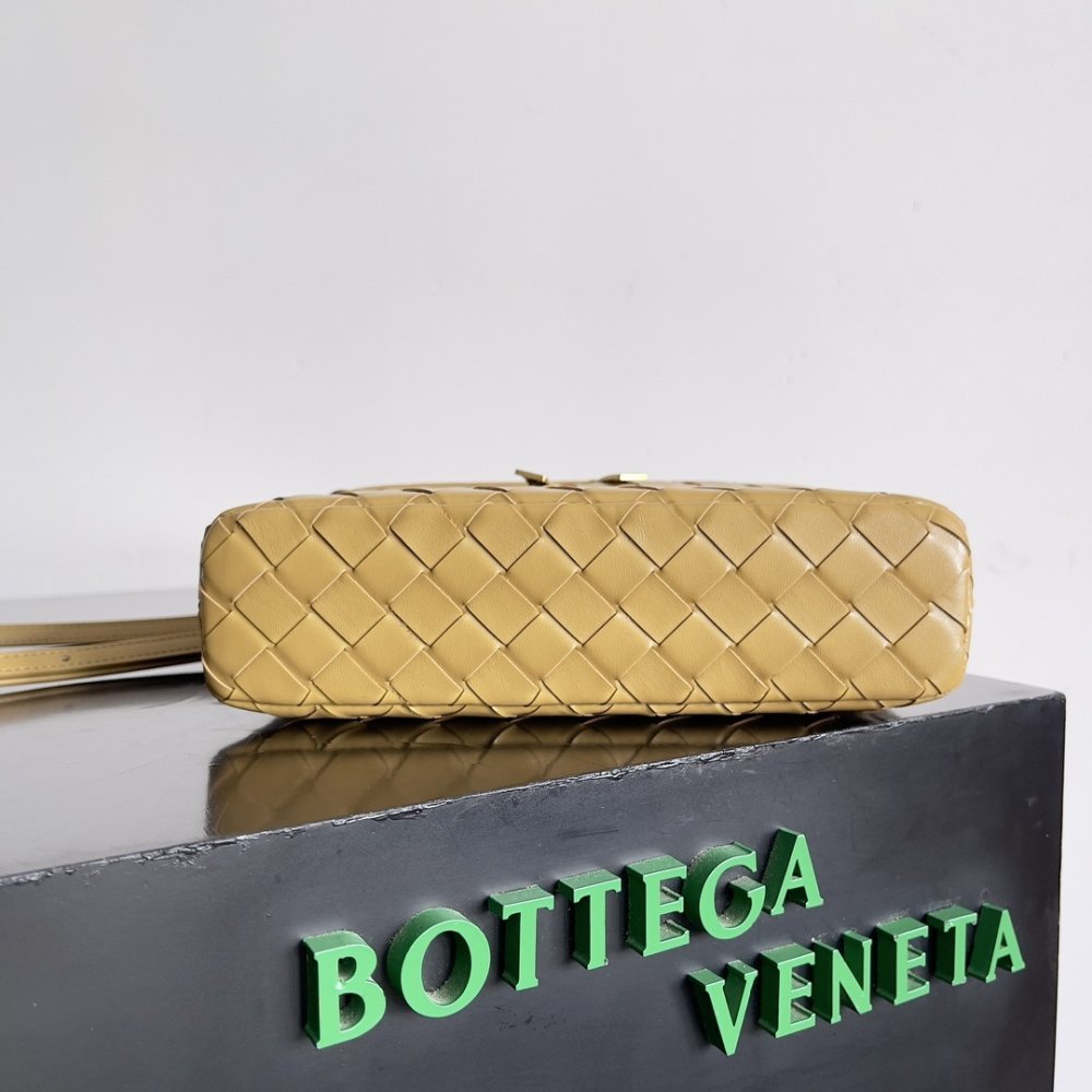 A bag across shoulder Bottega Veneta Spring leather 22 cm фото 4