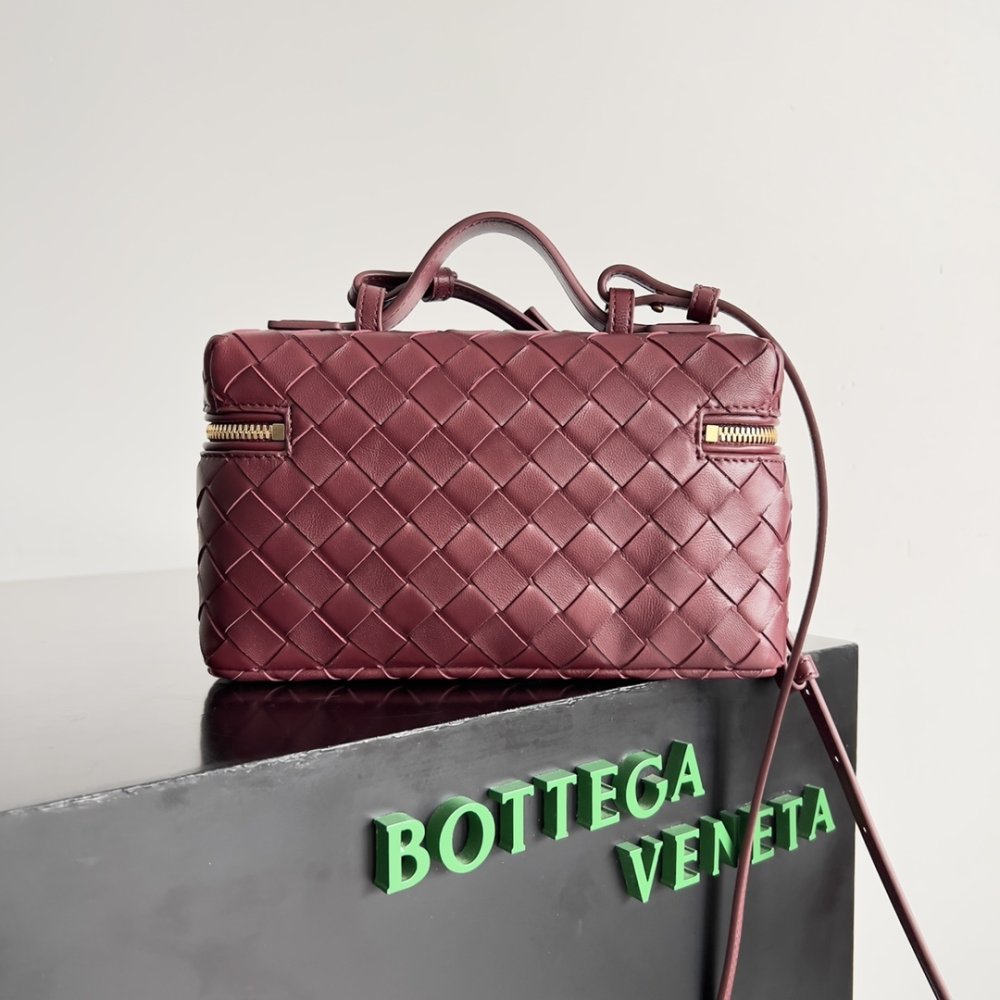 Сумка через плечо Bottega Veneta Spring кожаная 22 см фото 4