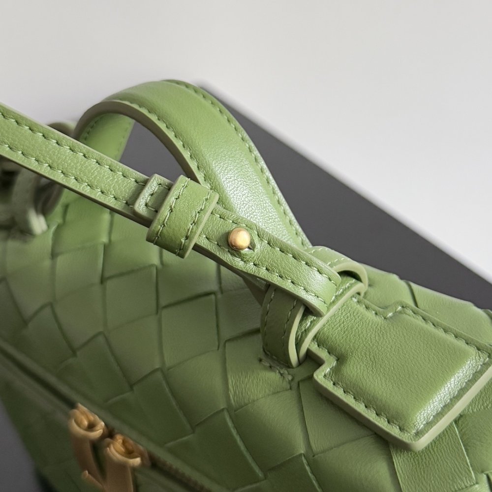 Сумка через плечо Bottega Veneta Spring кожаная 22 см фото 5