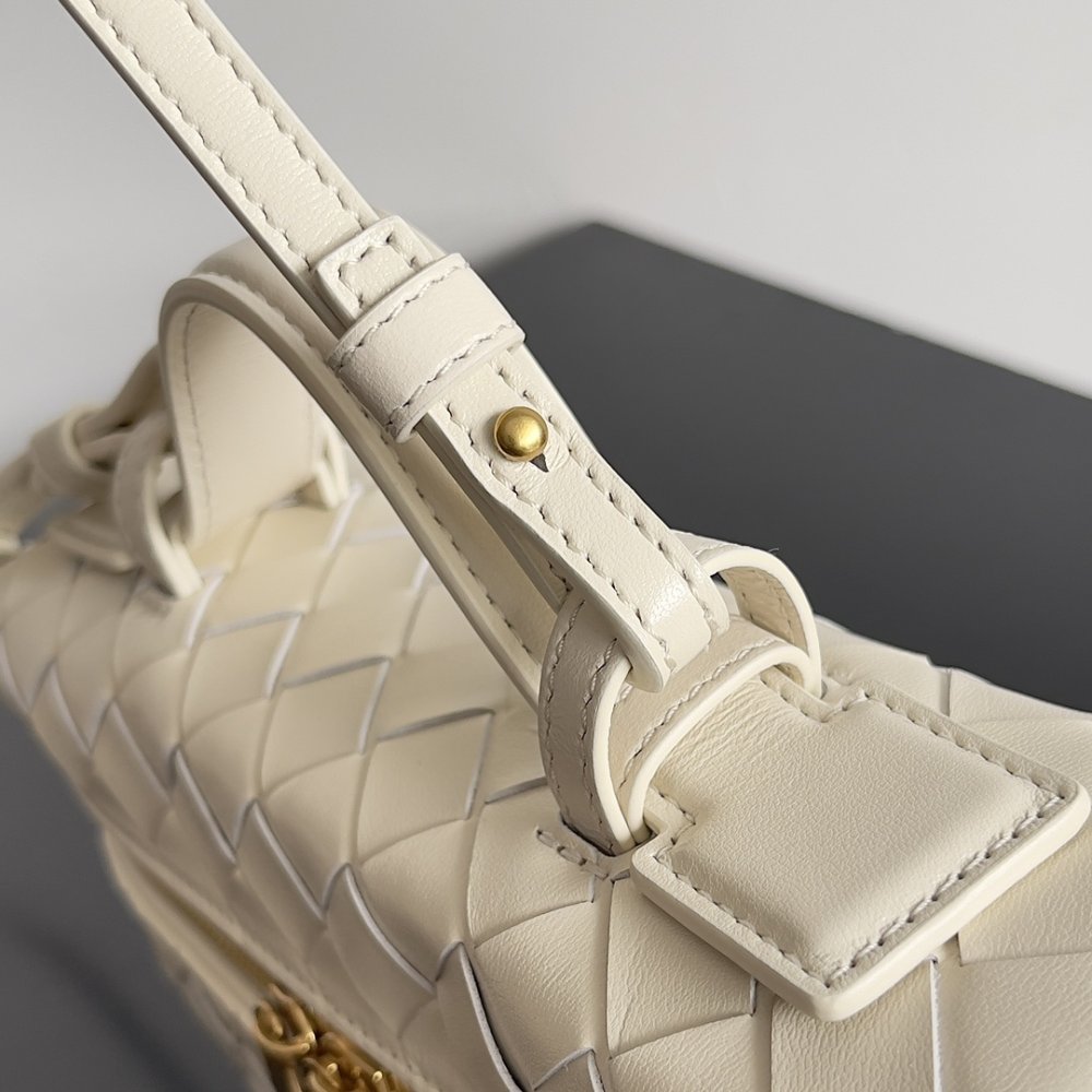 Сумка через плечо Bottega Veneta Spring кожаная 22 см фото 5