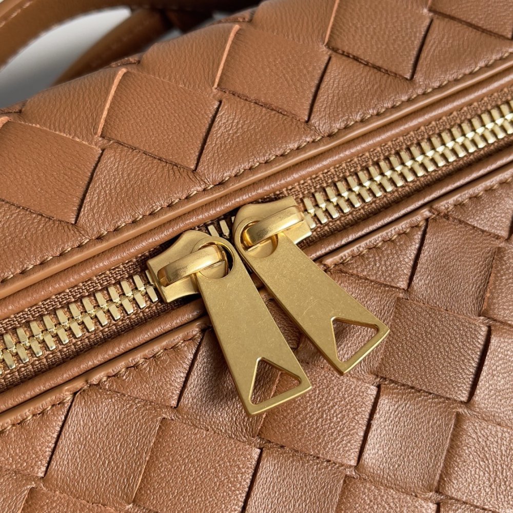 Сумка через плечо Bottega Veneta Spring кожаная 22 см фото 5