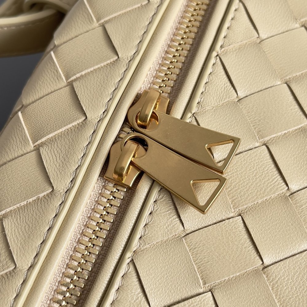 Сумка через плечо Bottega Veneta Spring кожаная 22 см фото 5