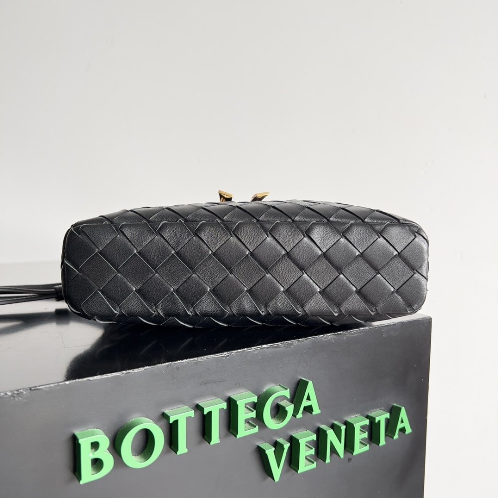 Сумка через плечо Bottega Veneta Spring кожаная 22 см фото 5
