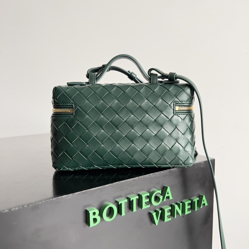 Сумка через плечо Bottega Veneta Spring кожаная 22 см фото 5