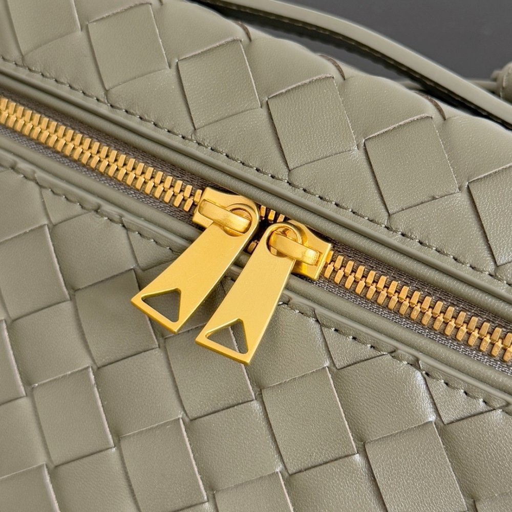 Сумка через плечо Bottega Veneta Spring кожаная 22 см фото 6