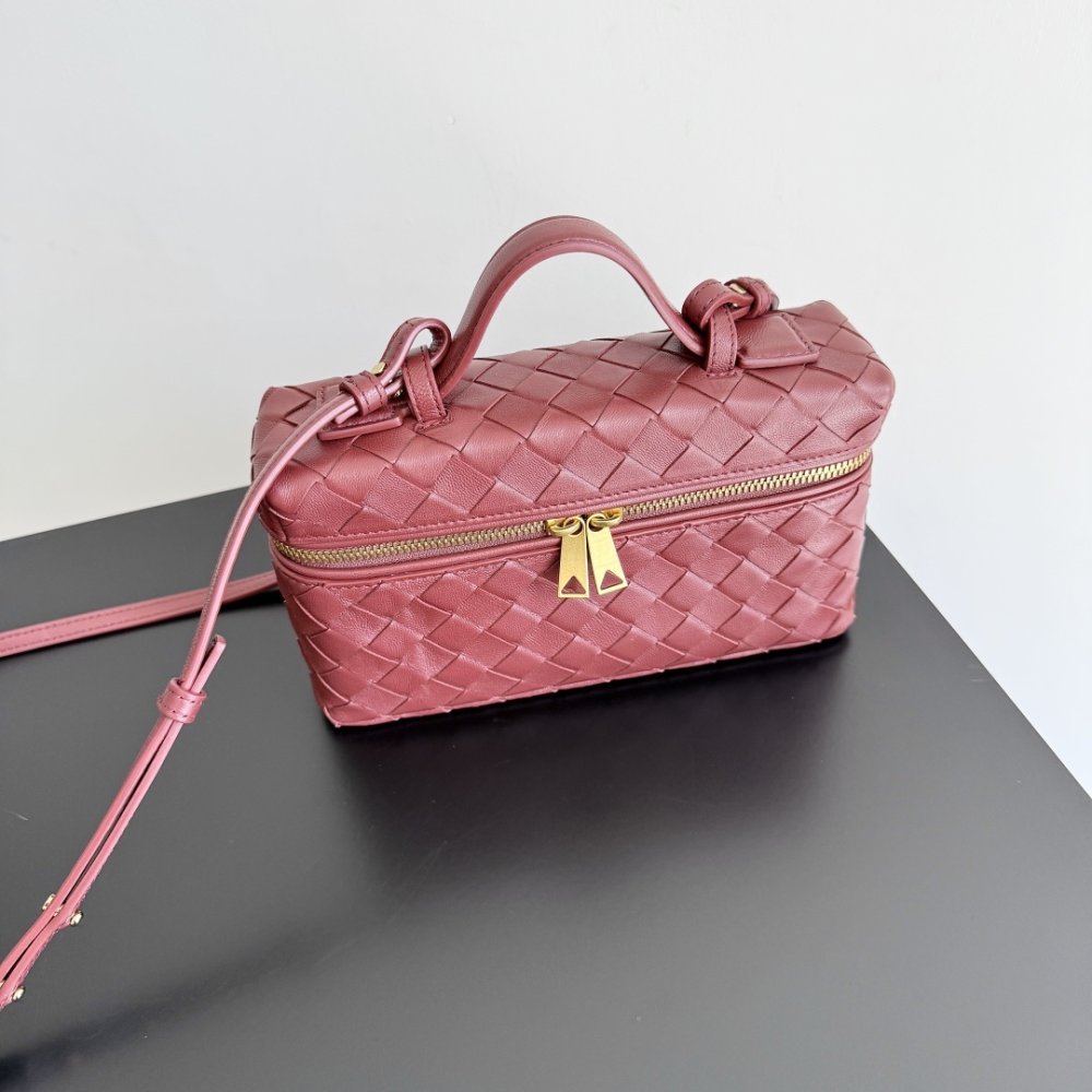 A bag across shoulder Bottega Veneta Spring leather 22 cm фото 6