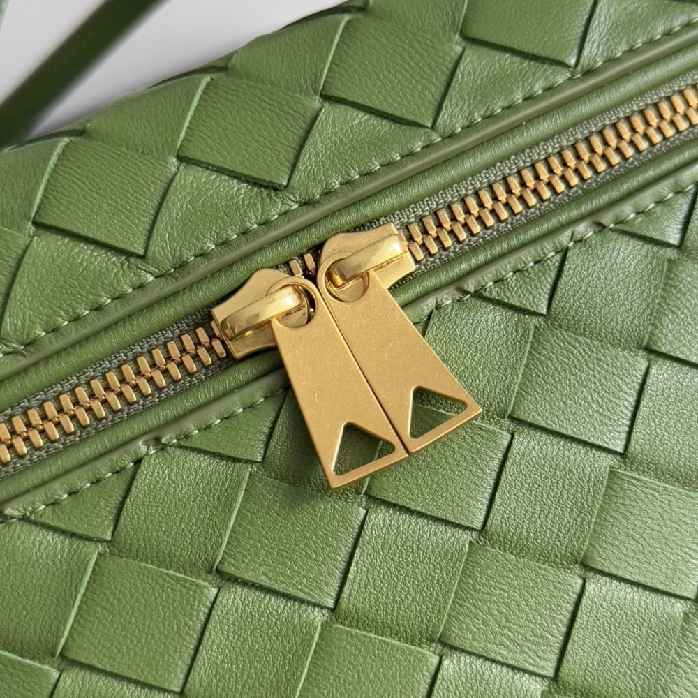 Сумка через плечо Bottega Veneta Spring кожаная 22 см фото 6