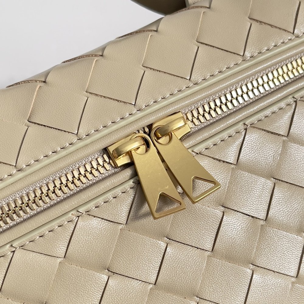 A bag across shoulder Bottega Veneta Spring leather 22 cm фото 6