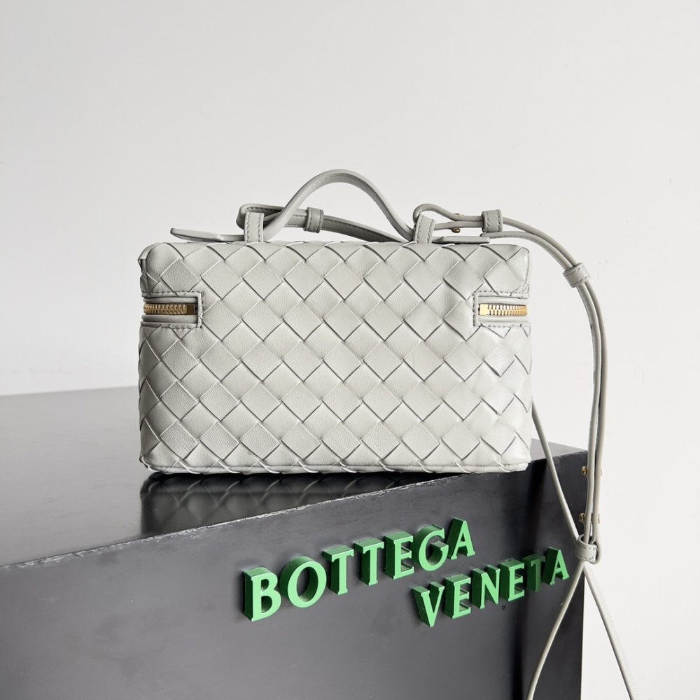 Сумка через плече Bottega Veneta Spring шкіряна 22 см фото 6