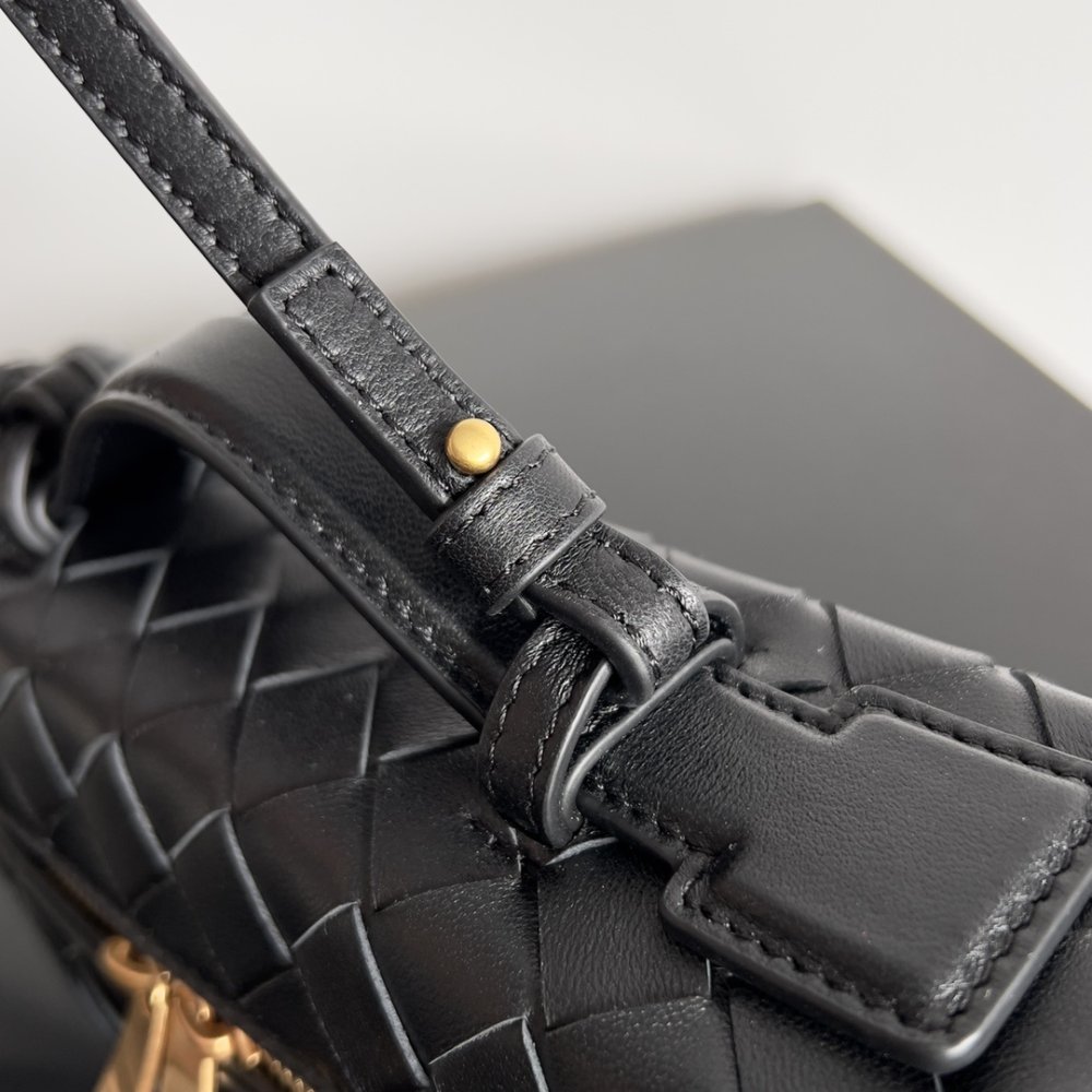 Сумка через плечо Bottega Veneta Spring кожаная 22 см фото 7