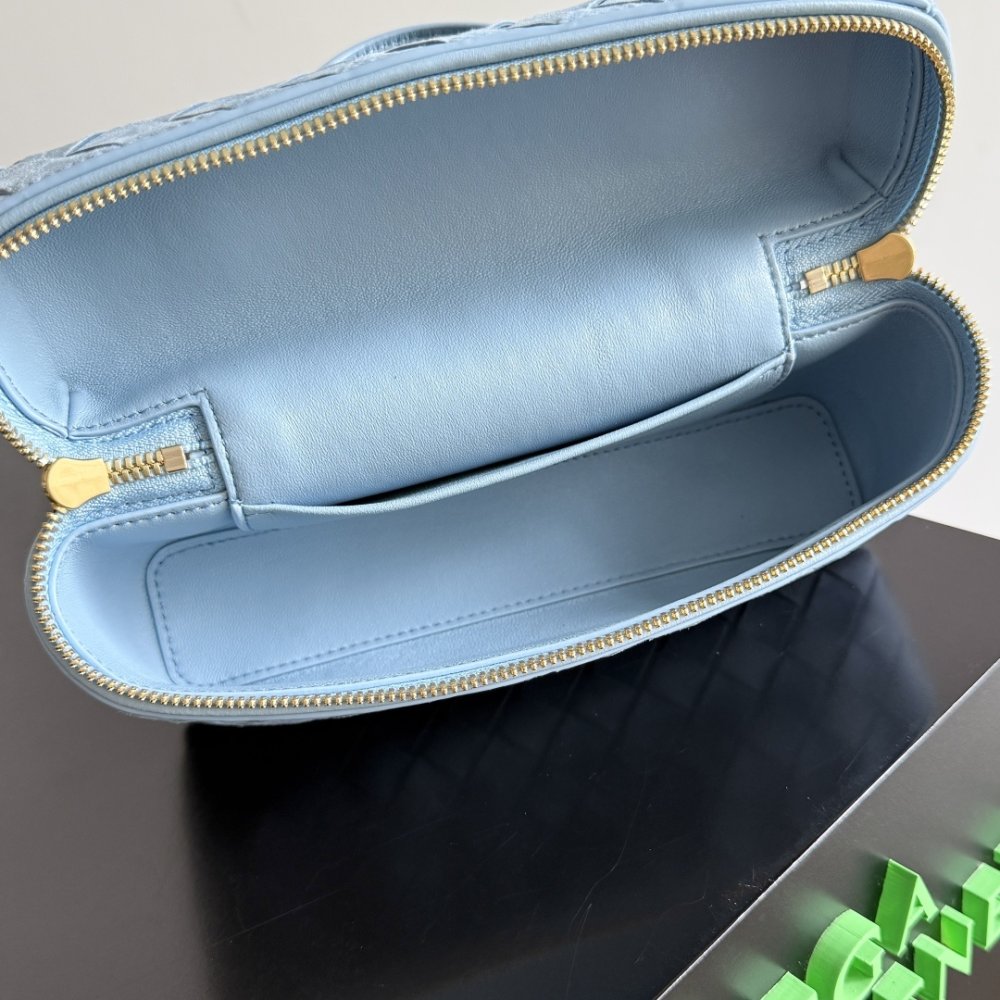 A bag across shoulder Bottega Veneta Spring leather 22 cm фото 8