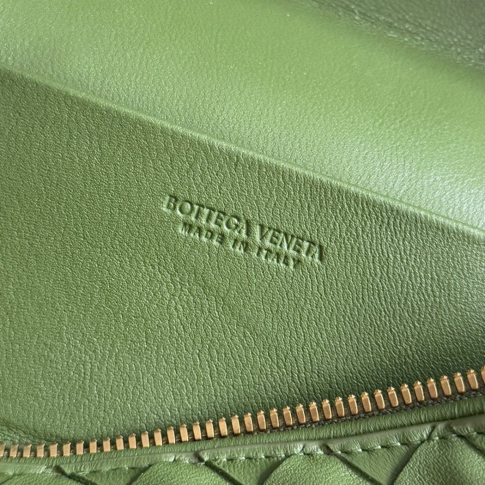 Сумка через плечо Bottega Veneta Spring кожаная 22 см фото 8