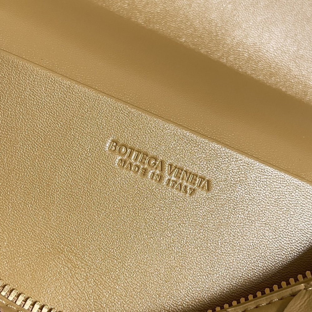 A bag across shoulder Bottega Veneta Spring leather 22 cm фото 8