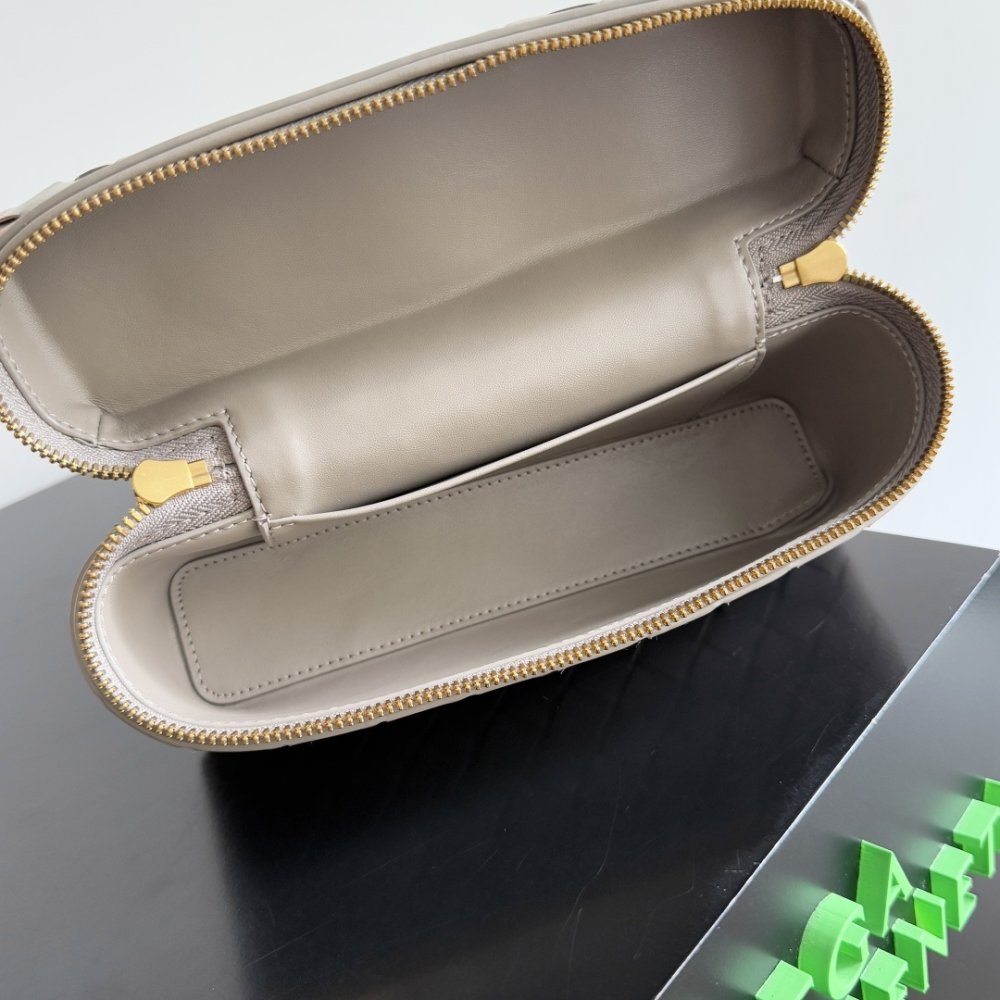 Сумка через плечо Bottega Veneta Spring кожаная 22 см фото 9