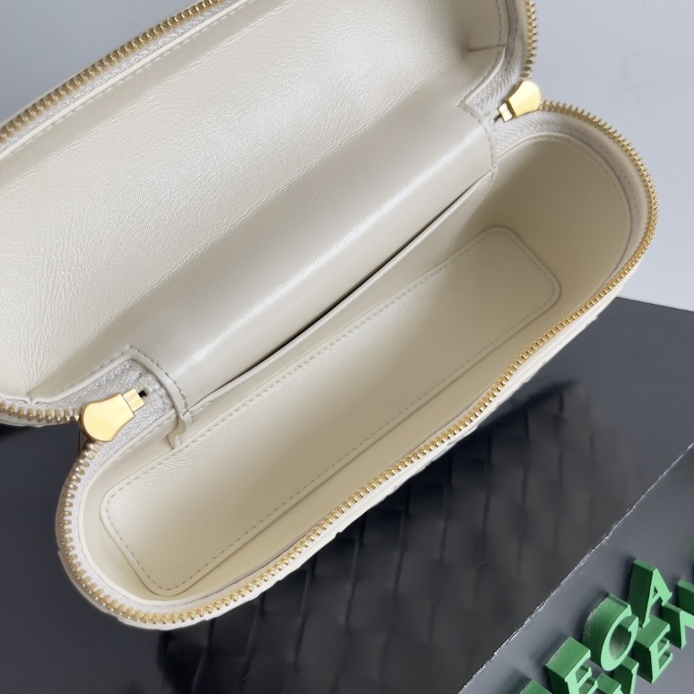 Сумка через плечо Bottega Veneta Spring кожаная 22 см фото 9