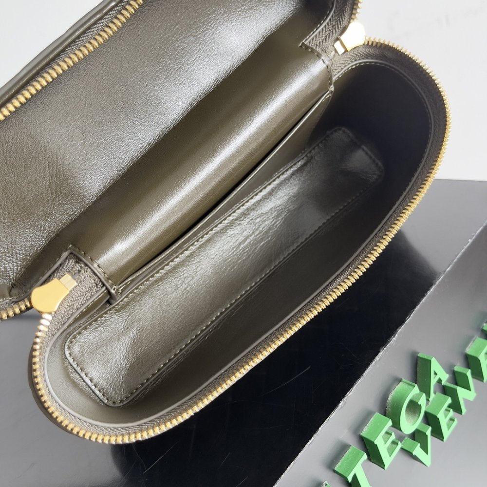 Сумка через плечо Bottega Veneta Spring кожаная 22 см фото 9