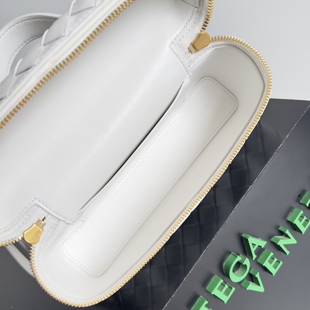 Сумка через плечо Bottega Veneta Spring кожаная 22 см фото 9