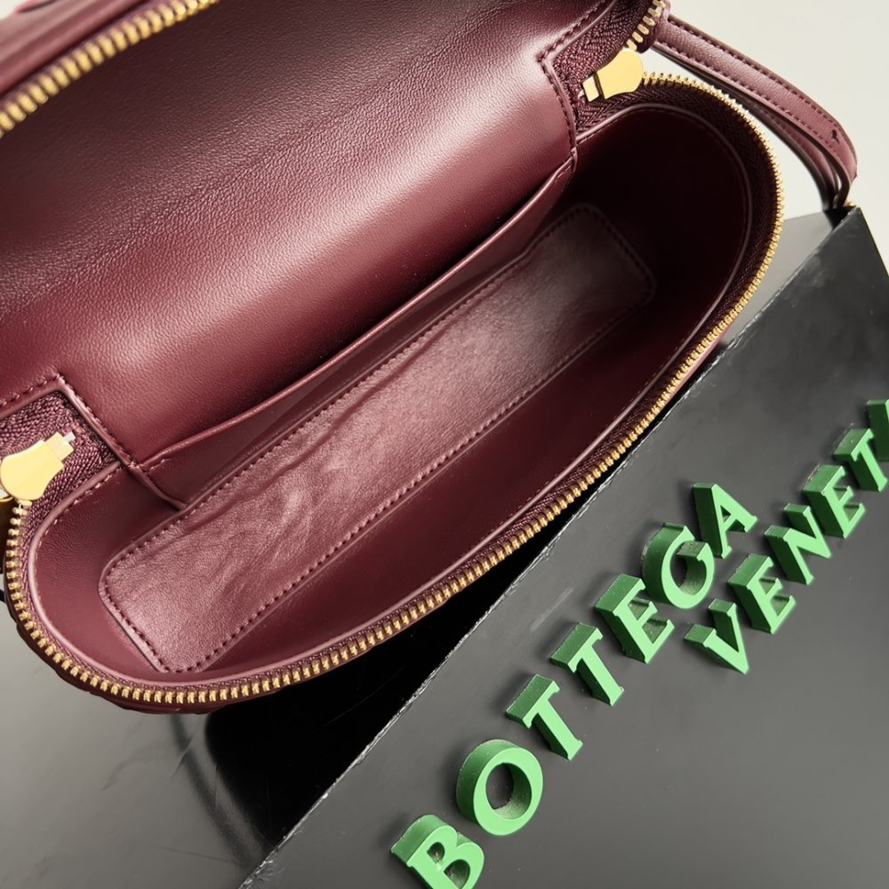 Сумка через плечо Bottega Veneta Spring кожаная 22 см фото 9