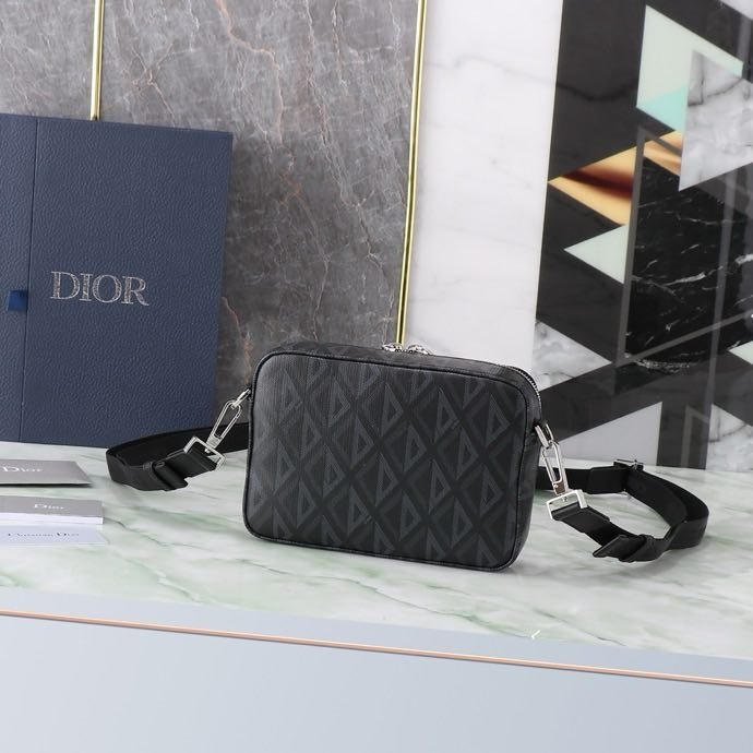 Сумка через плечо Dior Homme Camera 22 см