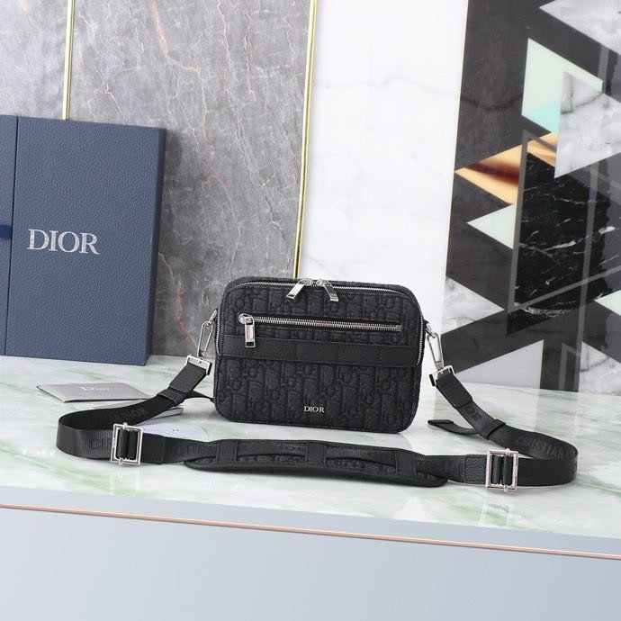 Сумка через плечо Dior Homme Camera 22 см фото 5