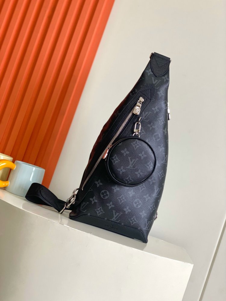 A bag across shoulder Duo men's