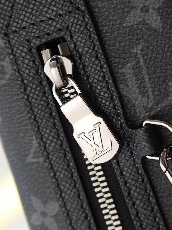 A bag across shoulder of canvas Monogram фото 2