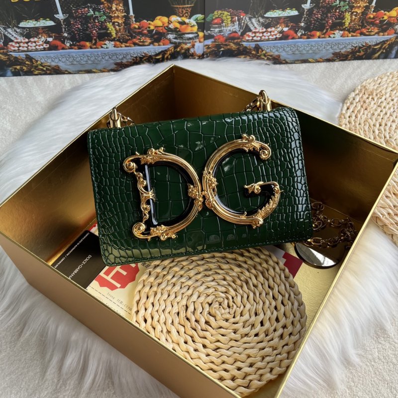 A bag across shoulder leather 21 cm