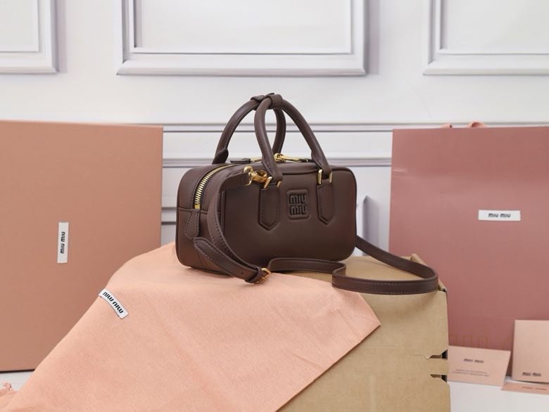 Сумка через плечо кожаная 5BB142 22 см фото 4