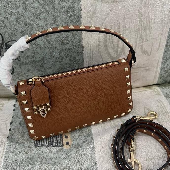 Сумка через плечо Rockstud из мелкозернистой телячьей кожи 19 см фото 2