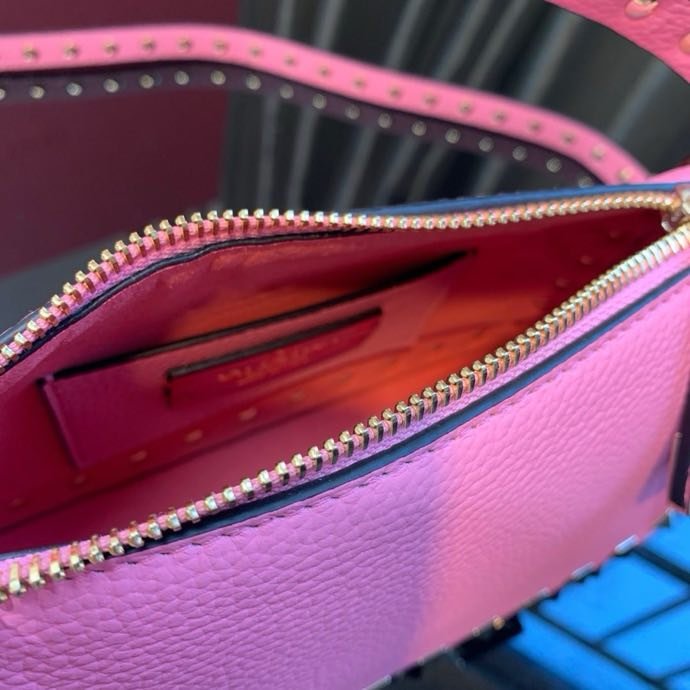 Сумка через плечо Rockstud из мелкозернистой телячьей кожи 19 см фото 3