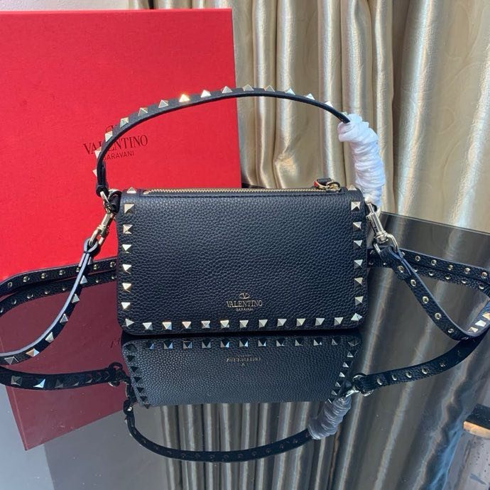 Сумка через плечо Rockstud из мелкозернистой телячьей кожи 19 см фото 6