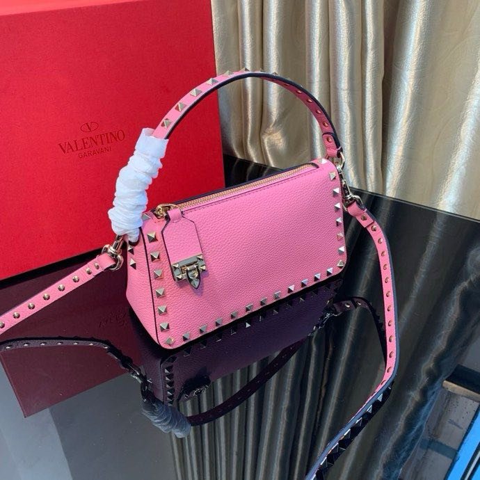 Сумка через плечо Rockstud из мелкозернистой телячьей кожи 19 см фото 6