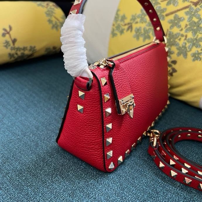 Сумка через плечо Rockstud из мелкозернистой телячьей кожи 19 см фото 7