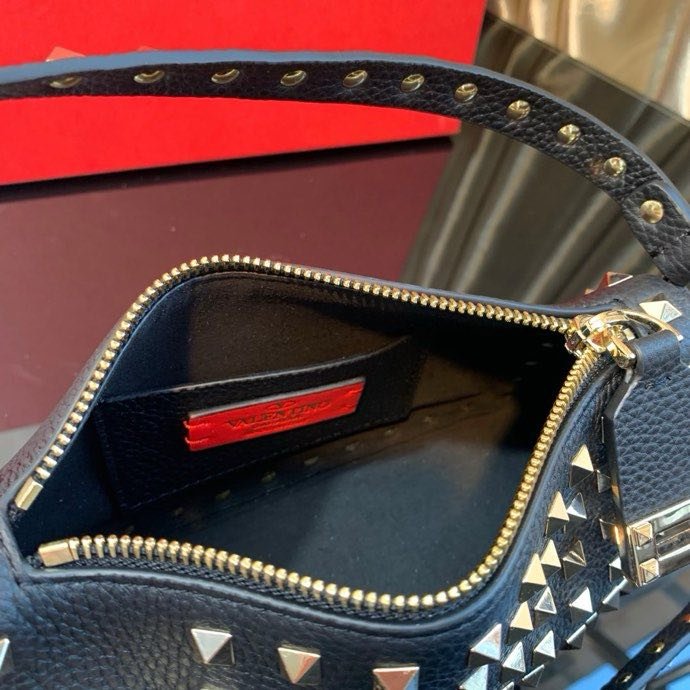 Сумка через плечо Rockstud из мелкозернистой телячьей кожи 19 см фото 8