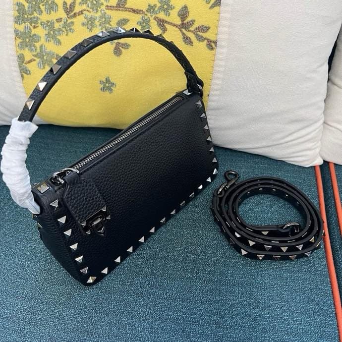 Сумка через плечо Rockstud из мелкозернистой телячьей кожи 19 см фото 8