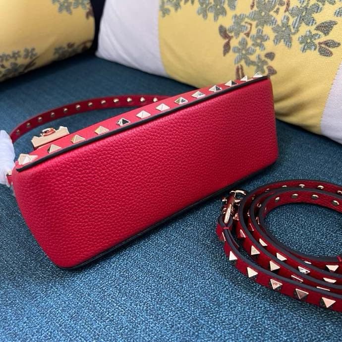 Сумка через плечо Rockstud из мелкозернистой телячьей кожи 19 см фото 8