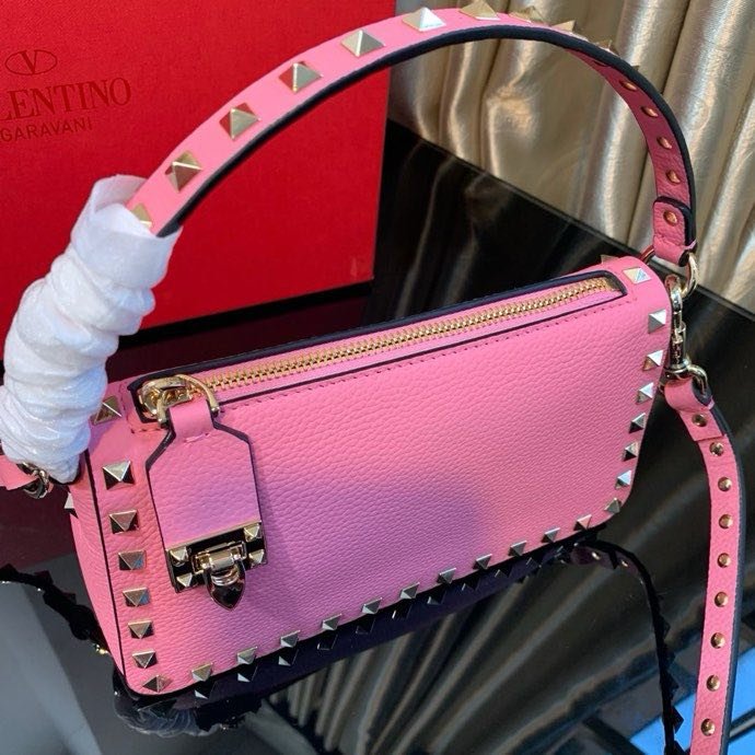 Сумка через плечо Rockstud из мелкозернистой телячьей кожи 19 см фото 8