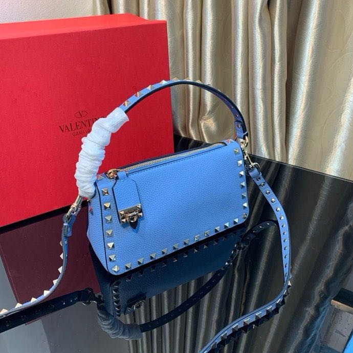 Сумка через плечо Rockstud из мелкозернистой телячьей кожи 19 см фото 9