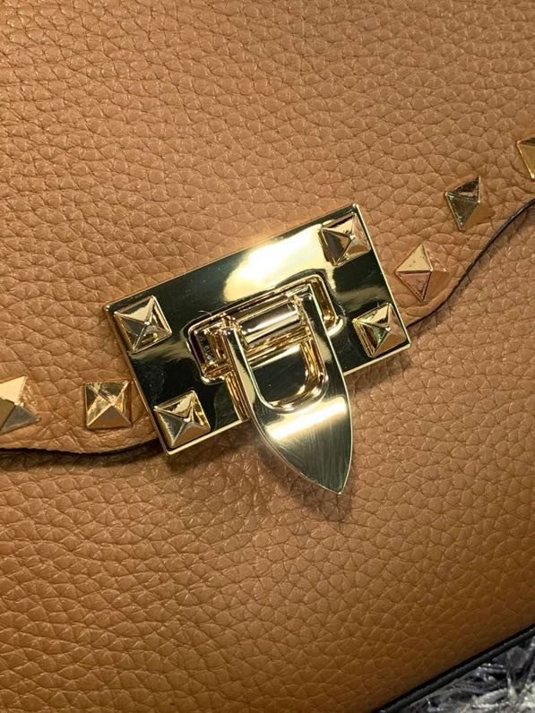 Сумка через плечо Rockstud из мелкозернистой телячьей кожи 22 см фото 2