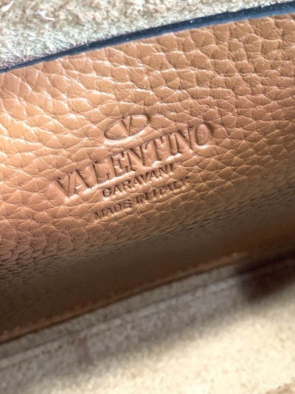 Сумка через плечо Rockstud из мелкозернистой телячьей кожи 22 см фото 6